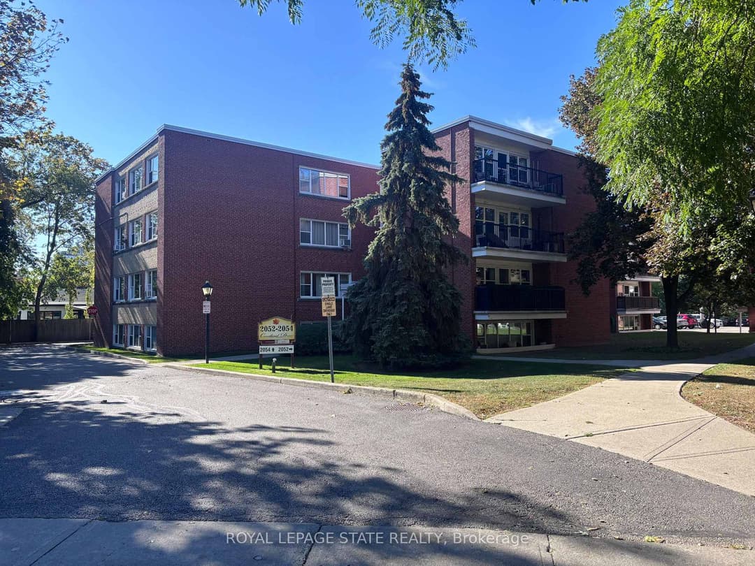 2054 Courtland Drive Unit 404, Burlington