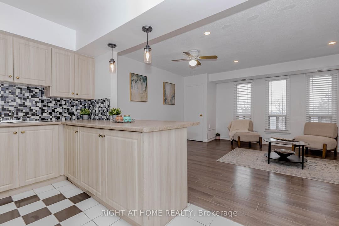 40 Rexdale Boulevard Unit 3, Etobicoke (West Mall / Rexdale)