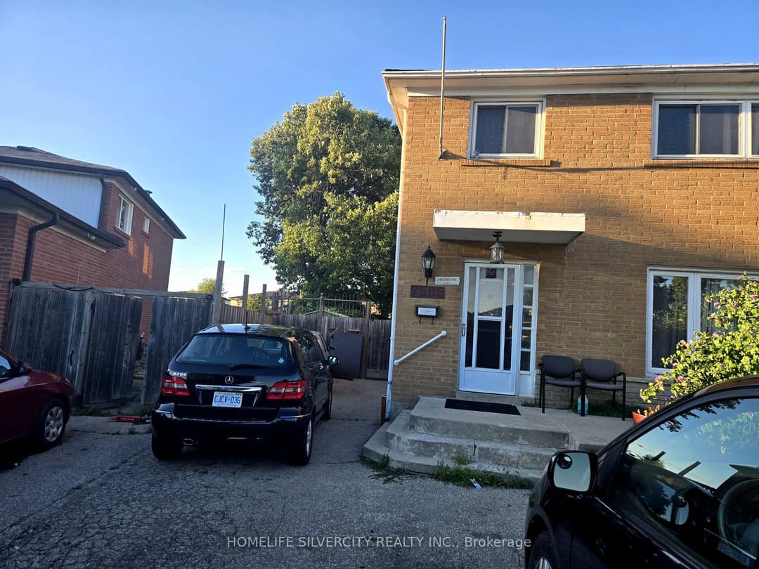7585 Wrenwood Crescent, Mississauga