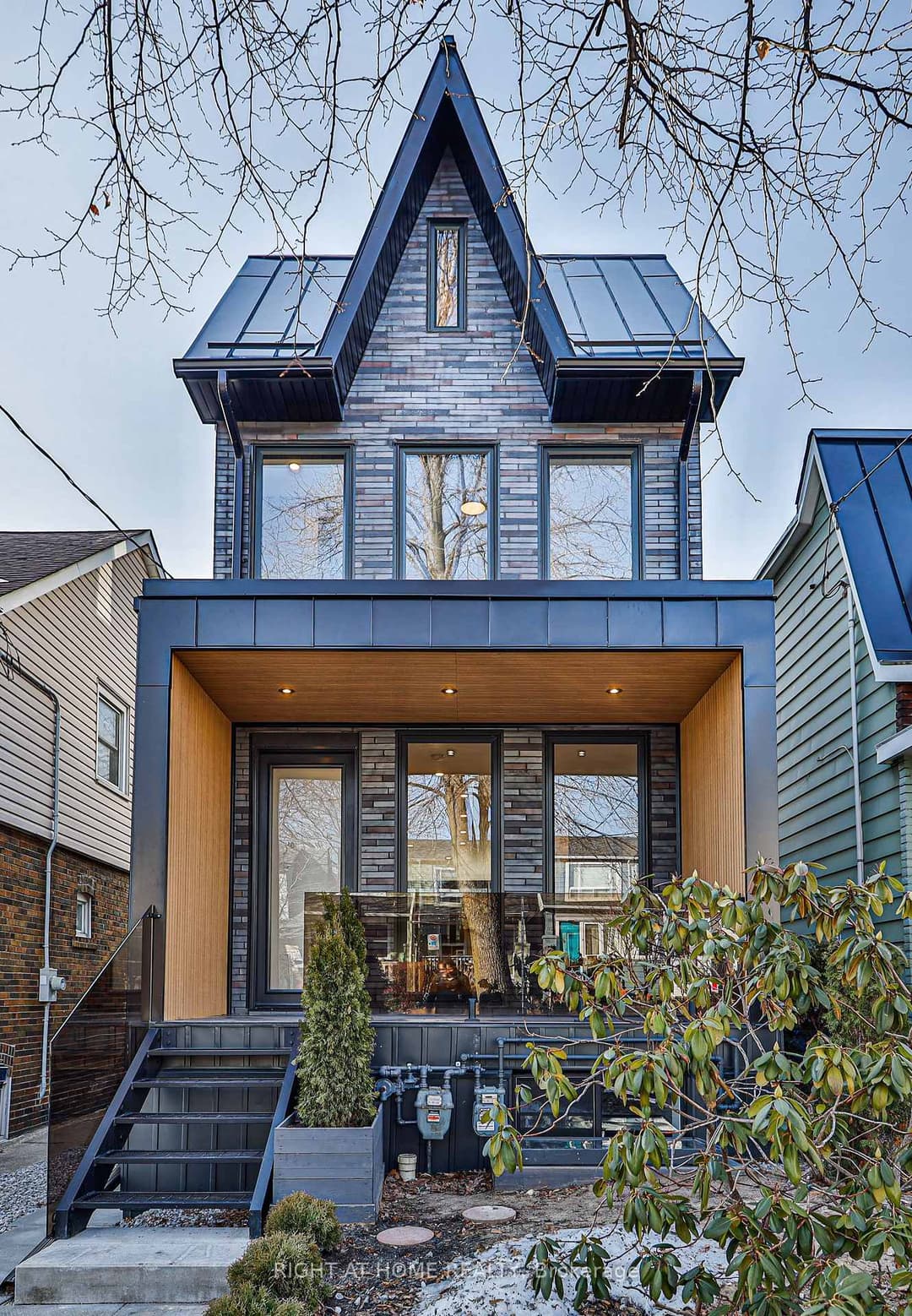 11 Merrill Avenue Unit MAIN AND LANEWAY, The Beaches / Upper Beaches