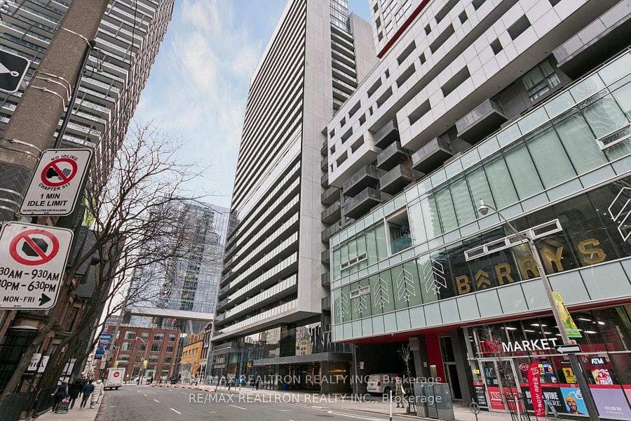 330 Richmond Street Unit 307, Downtown Toronto / Waterfront