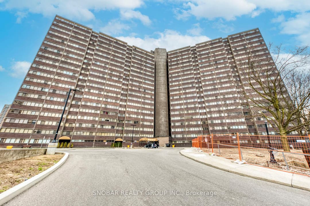 11 Wincott Drive Unit 810, Etobicoke (Kingsview Village / Humber Heights)
