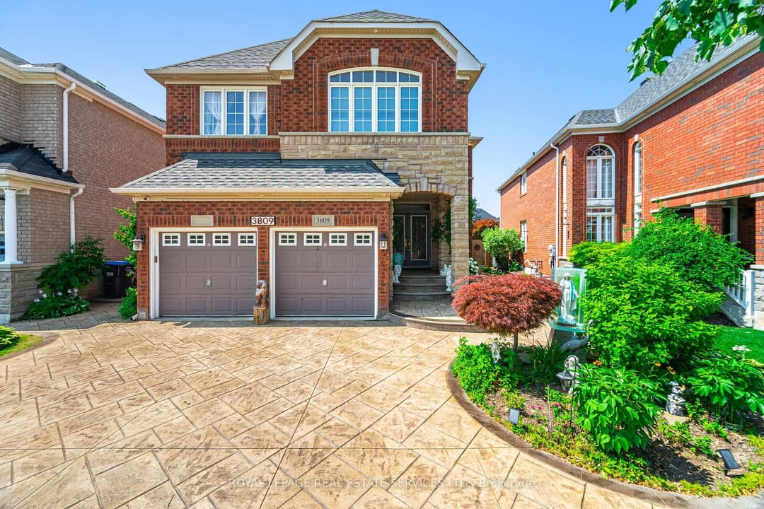 3809 Candlelight Drive, Mississauga
