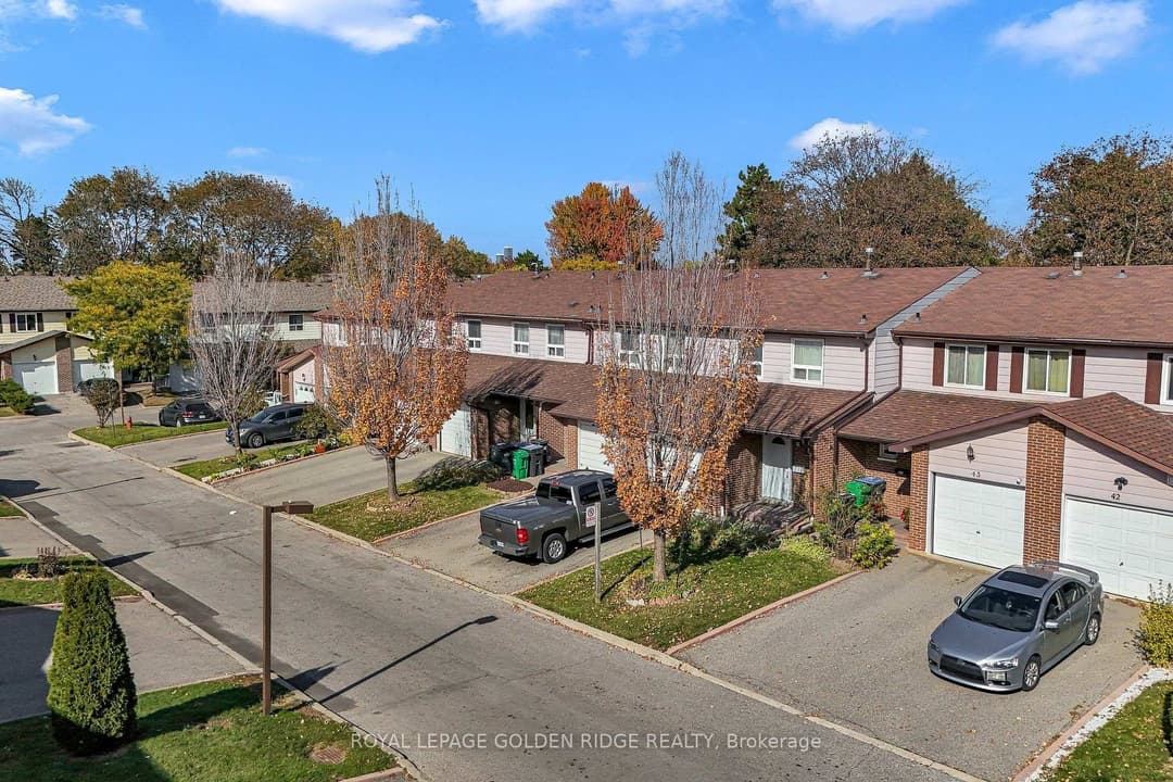 3525 Brandon Gate Drive Unit 45, Mississauga