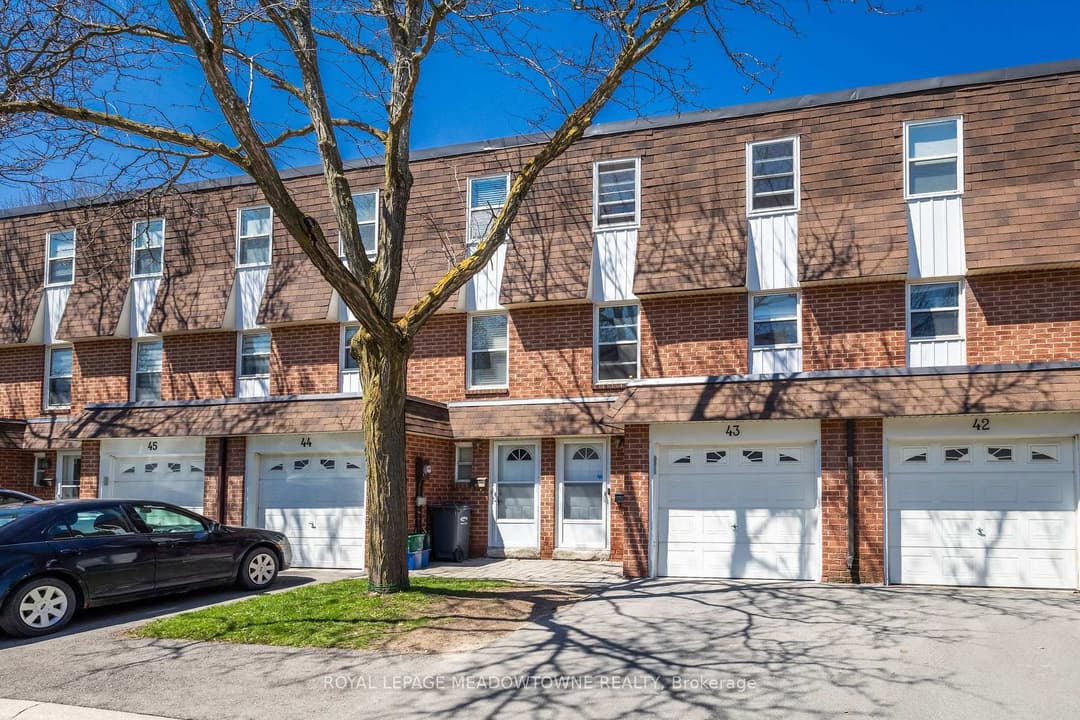 235 Bronte Street Unit 43, Milton