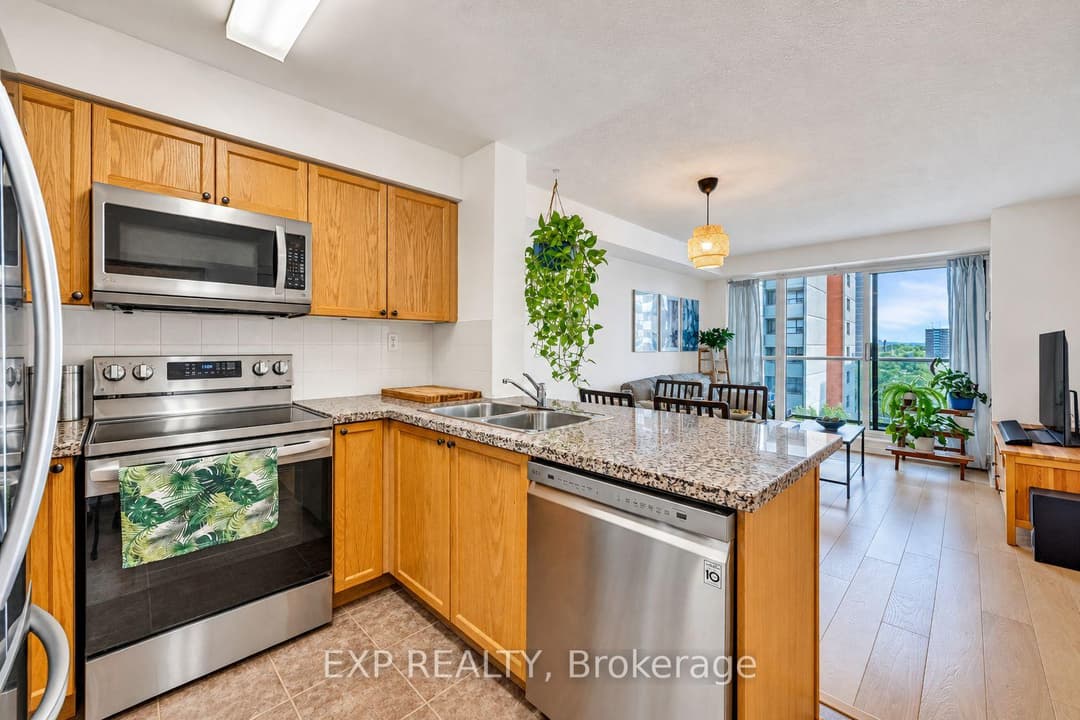 5 Michael Power Place Unit 709, Etobicoke (Islington / Rexdale)