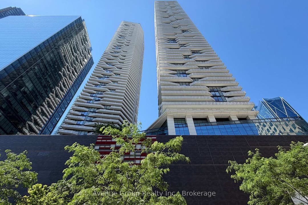 100 Harbour Street Unit 1705, Downtown Toronto / Waterfront