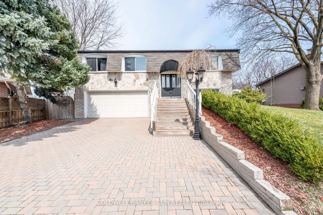 2483 Yarmouth Crescent, Oakville