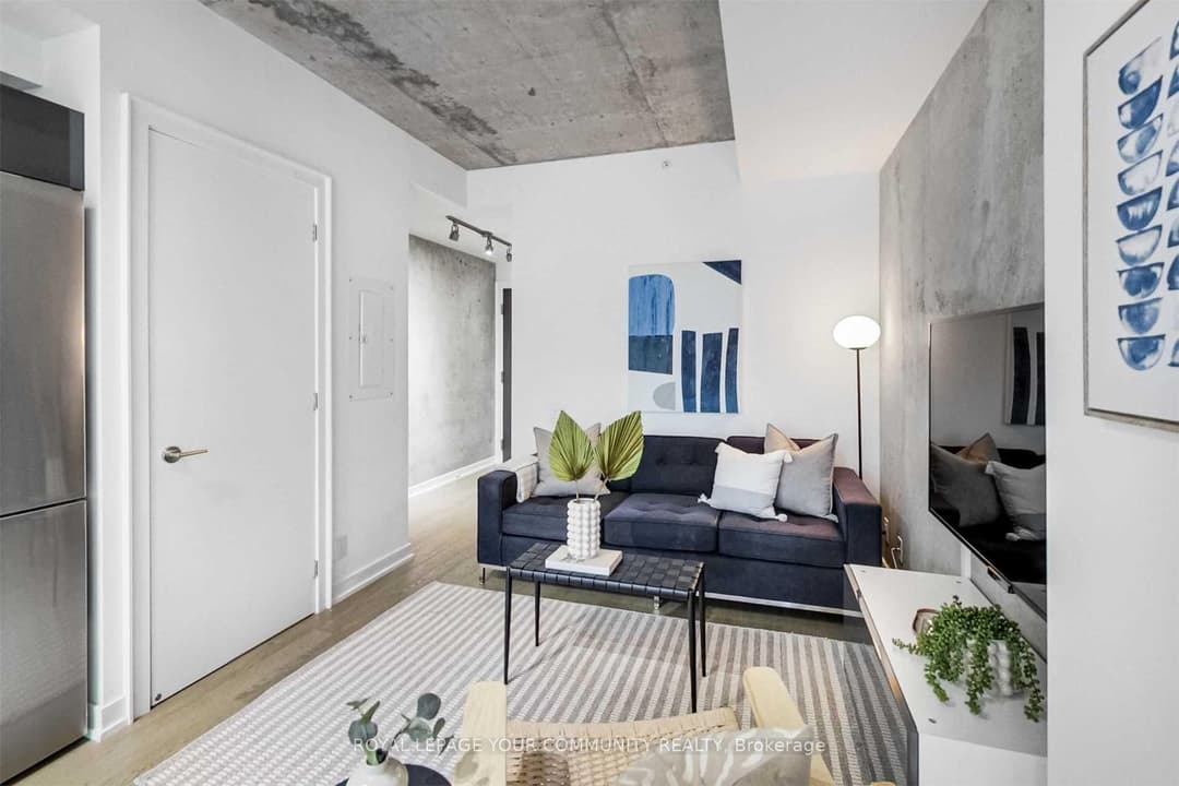 11 Charlotte Street Unit 403, Downtown Toronto / Waterfront