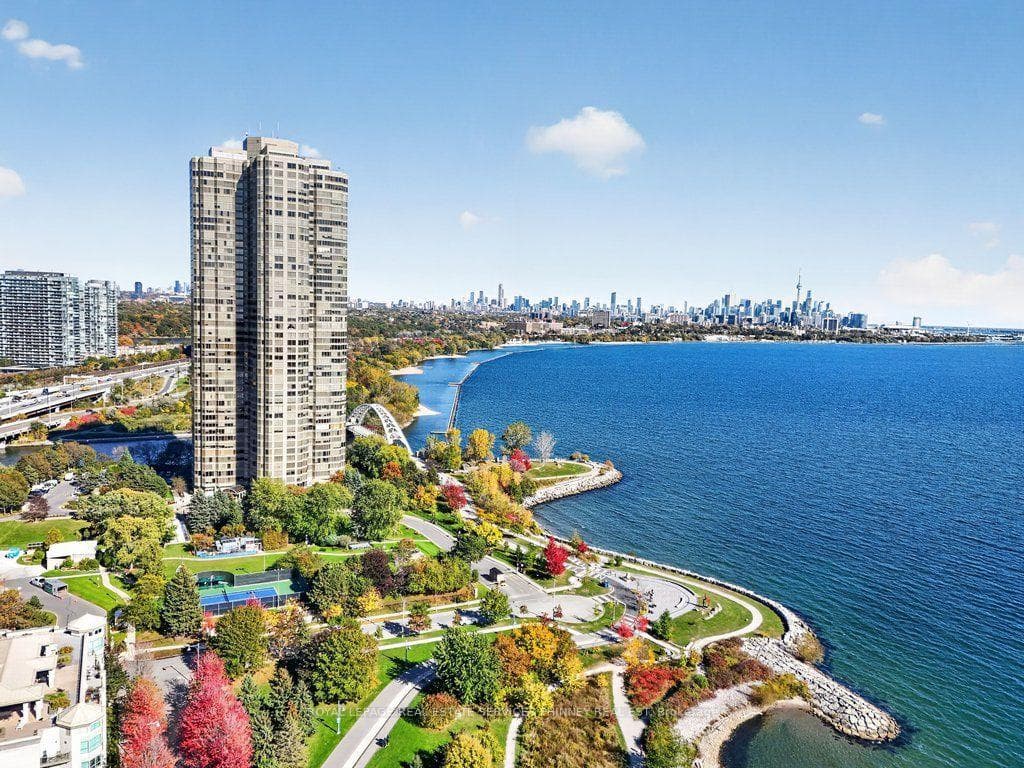 1 Palace Pier Court Unit 2210, Liberty Village / Parkdale / South Parkdale