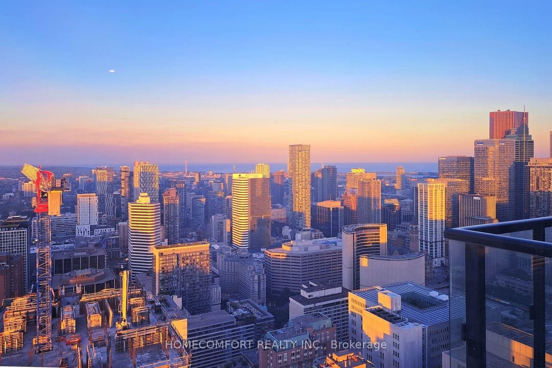 488 University Avenue Unit 4703, Downtown Toronto / Waterfront