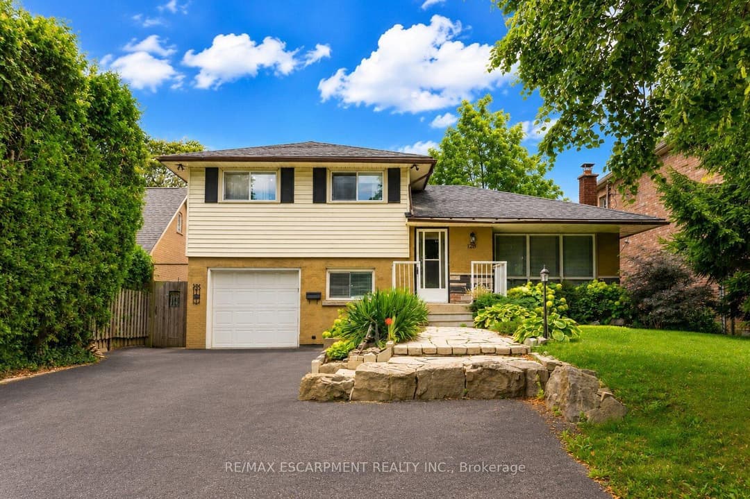 120 Stone Church Road, Hamilton