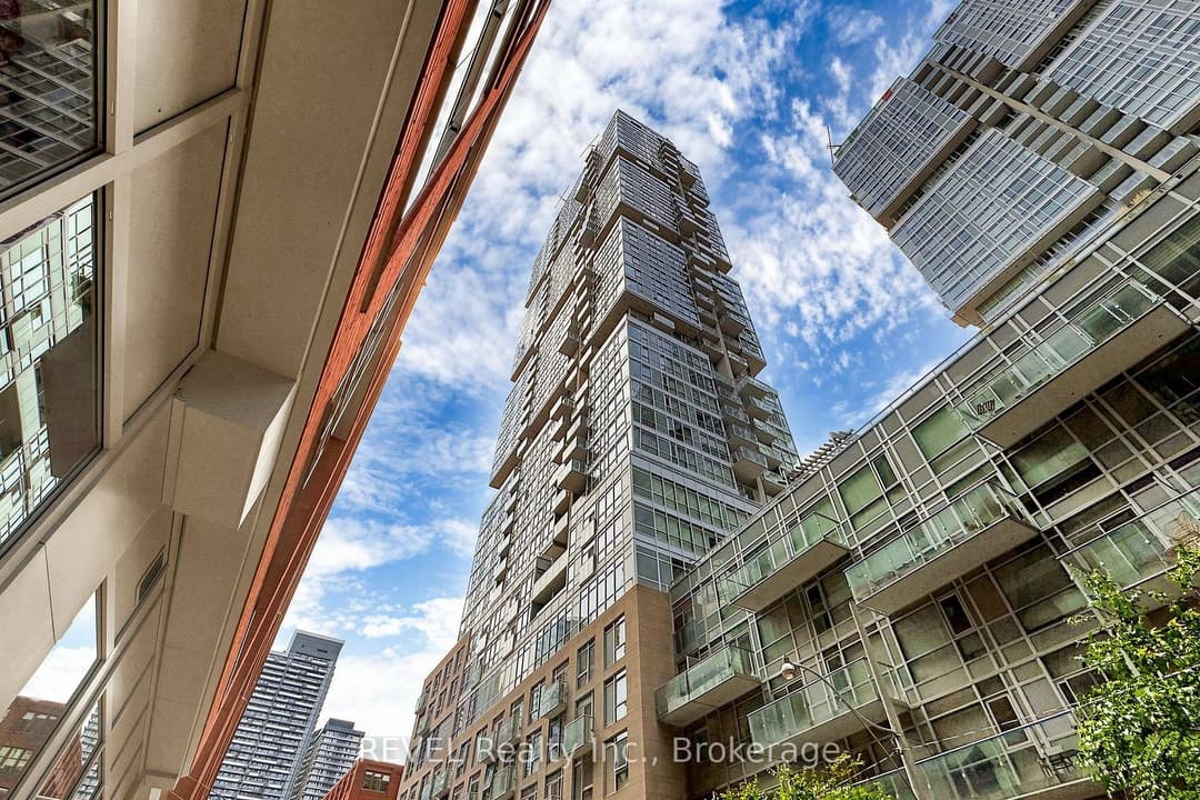30 Nelson Street Unit 705, Downtown Toronto / Waterfront