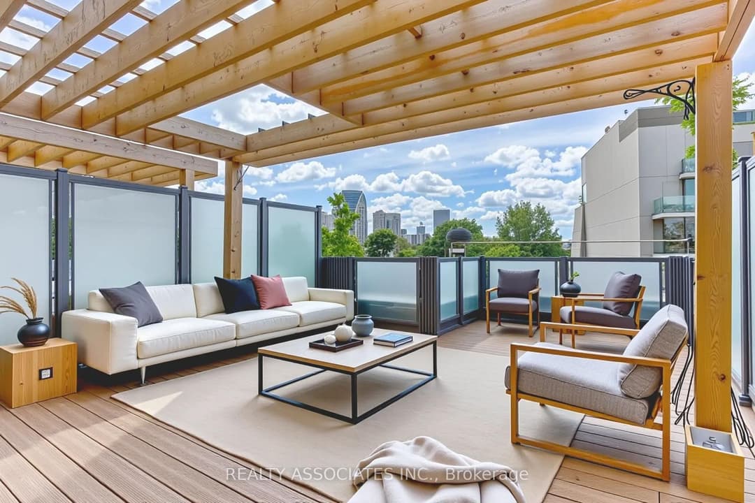 270 Davenport Road Unit TH3, Annex / Yorkville / Summerhill