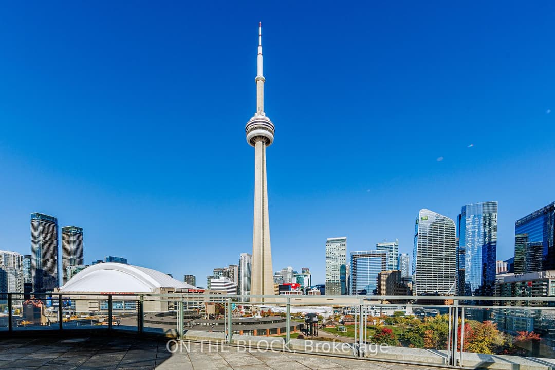 230 Queens Quay Unit 1515, Downtown Toronto / Waterfront