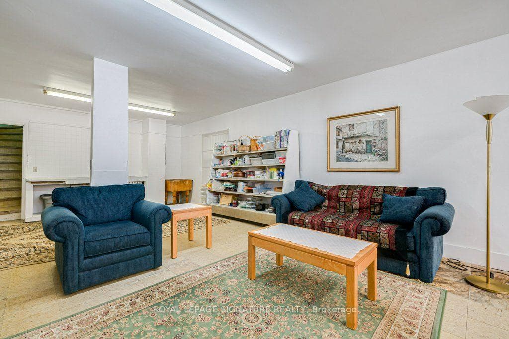 724 Vaughan Road, Forest Hill / Deer Park