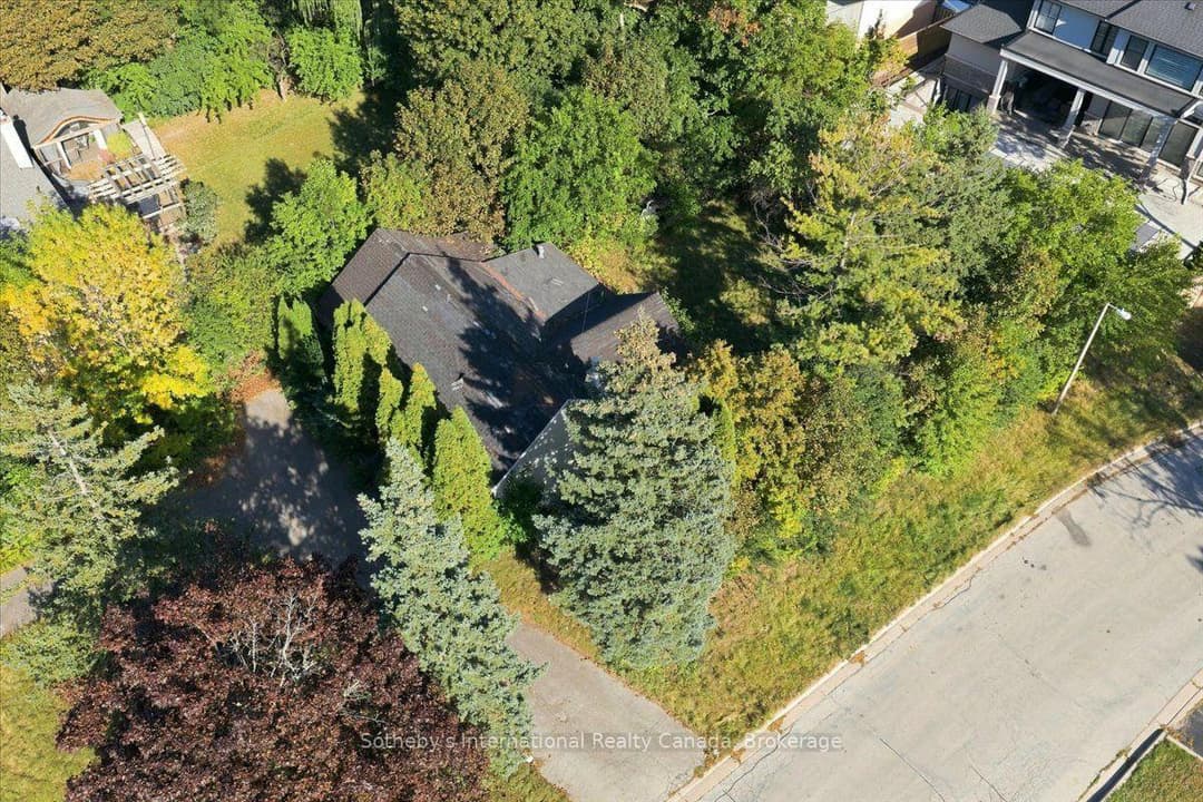 1428 Rebecca Street, Oakville