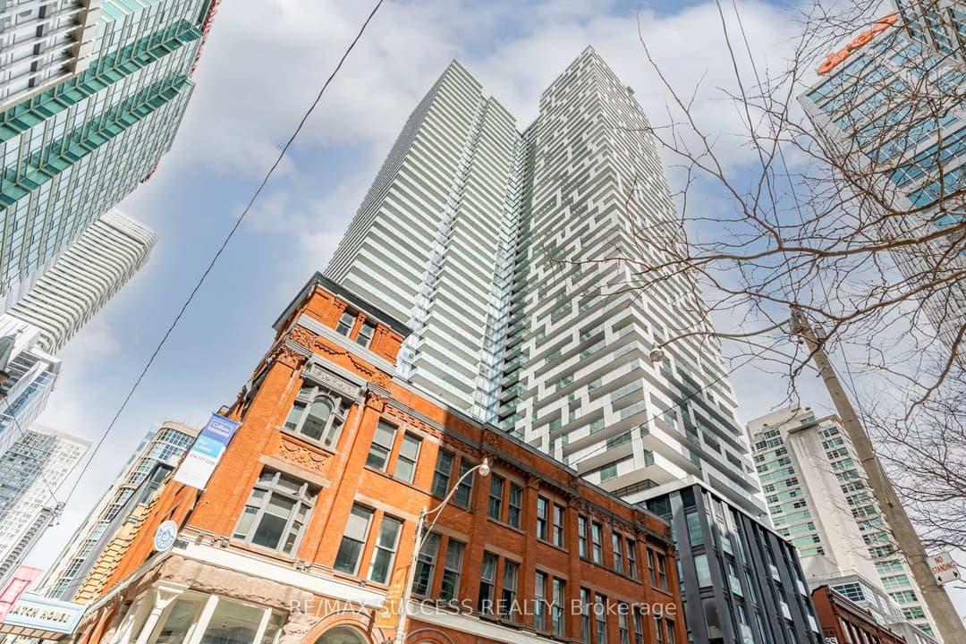 20 Lombard Street Unit UPH05, Regent Park / Cabbagetown / St. James Town
