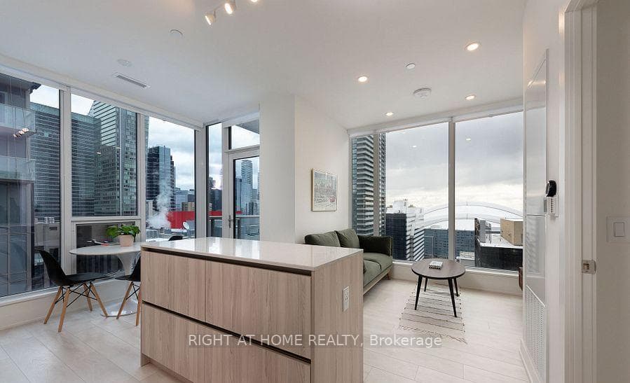 35 Mercer Street Unit 1916, Downtown Toronto / Waterfront