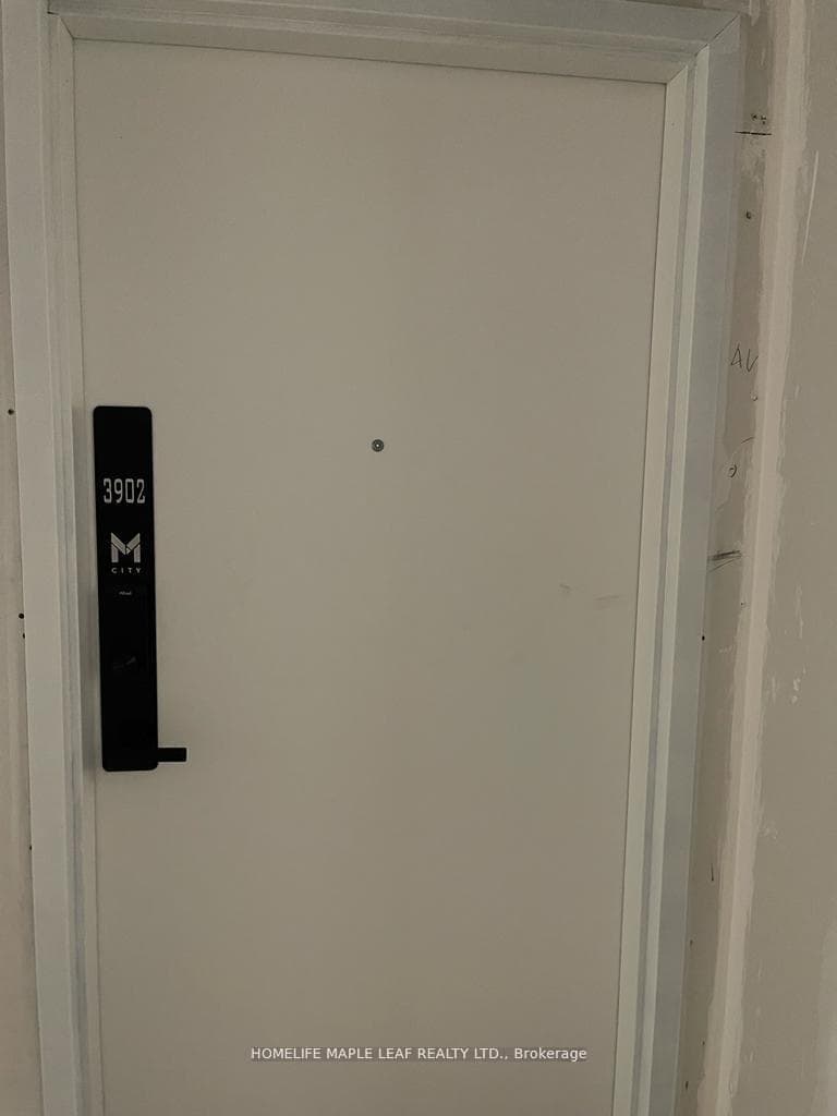 3900 Confederation Parkway Unit 3902, Mississauga