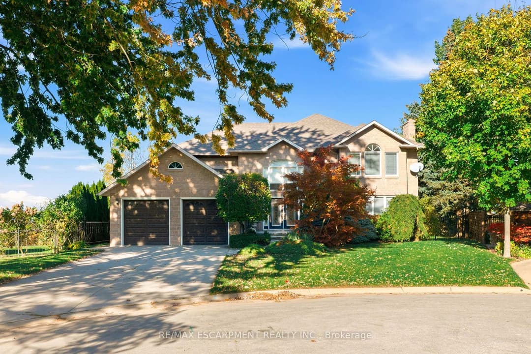 22 BURT Court, Hamilton