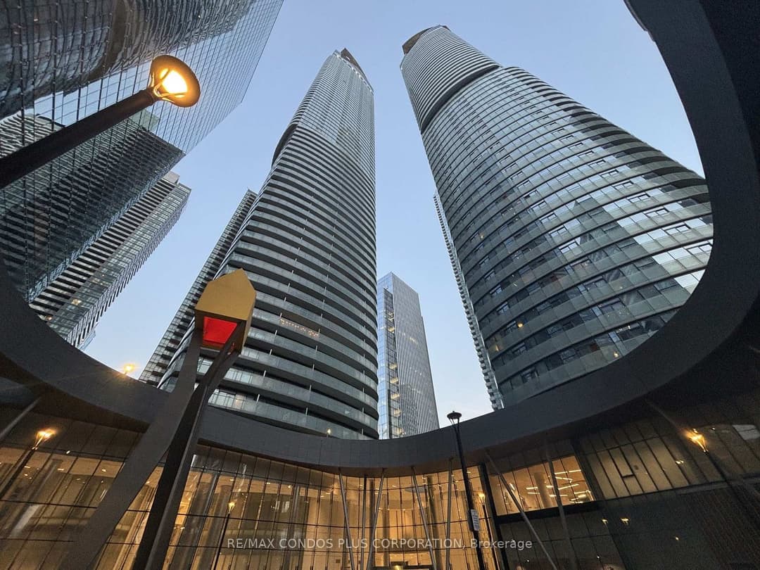 14 York Street Unit 5102, Downtown Toronto / Waterfront