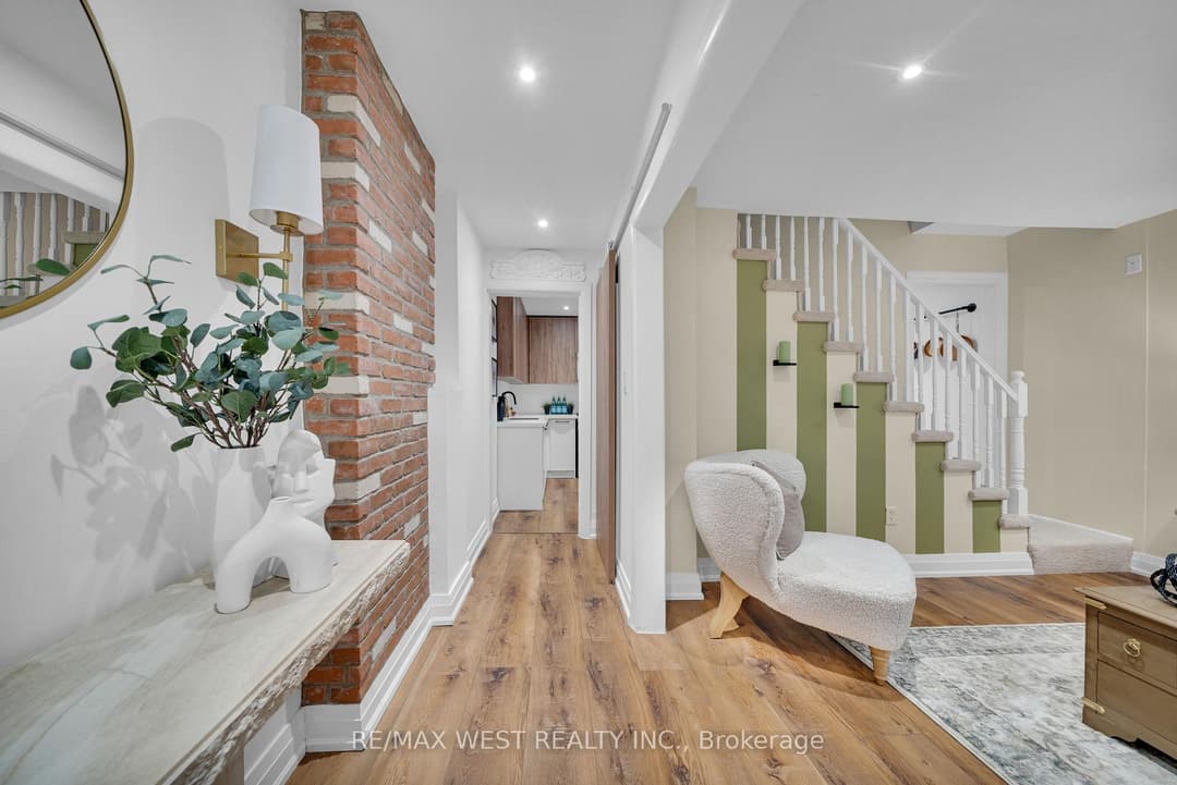 259 Sixth Street, Liberty Village / Parkdale / South Parkdale