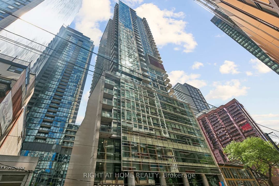 375 King Street Unit 1606, Downtown Toronto / Waterfront