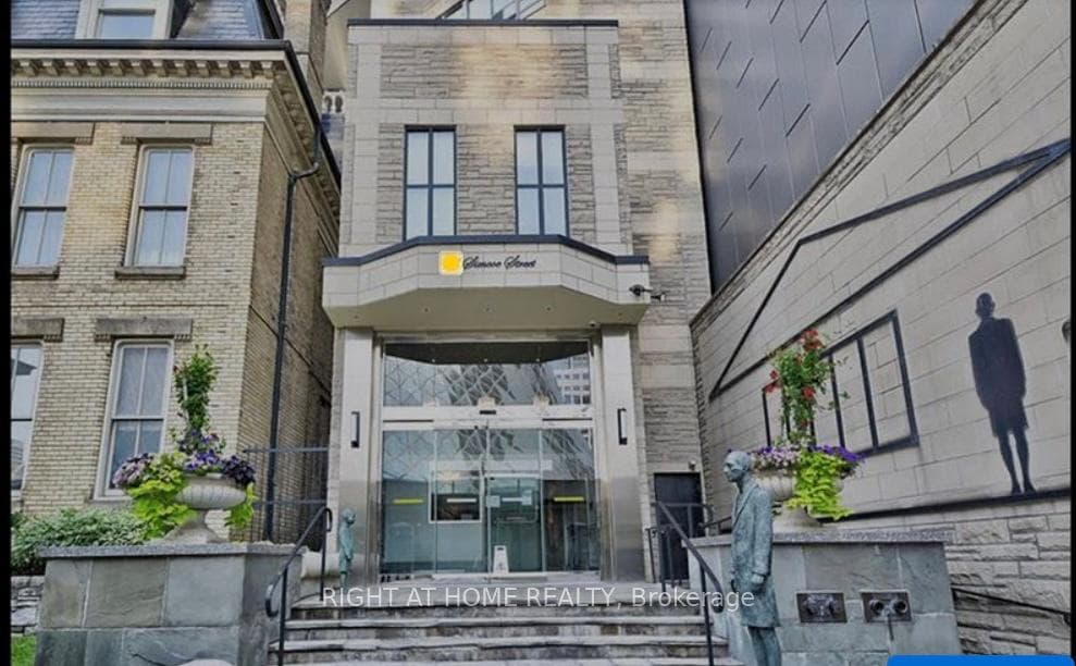 71 Simcoe Street Unit 705, Downtown Toronto / Waterfront