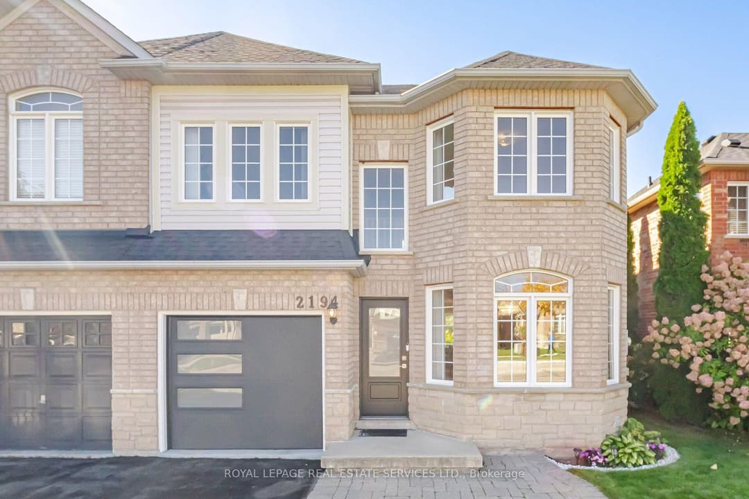 2194 Sutton Drive, Burlington