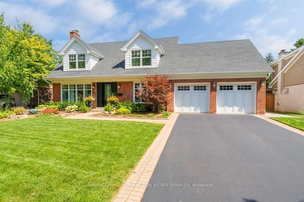 385 Rosslyn Drive, Burlington