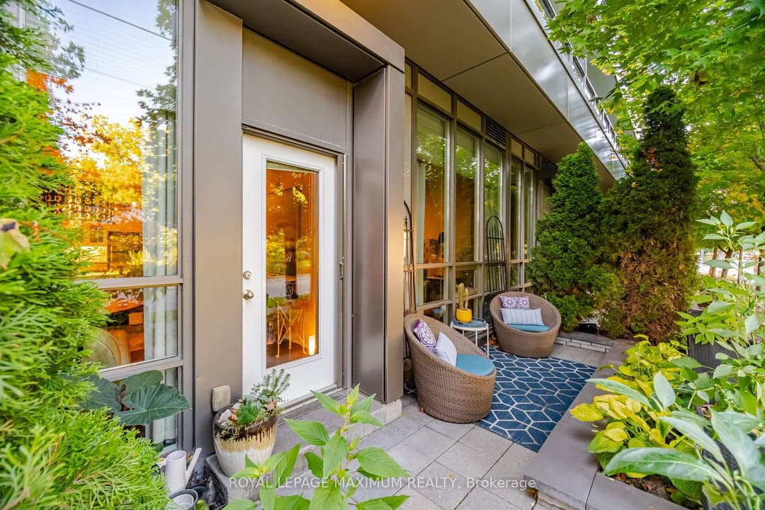 8 Fieldway Road Unit 104, Etobicoke (Islington / Rexdale)