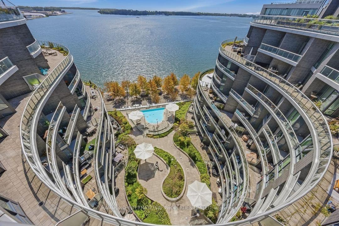 1 Edgewater Drive Unit Sph10, Regent Park / Cabbagetown / St. James Town