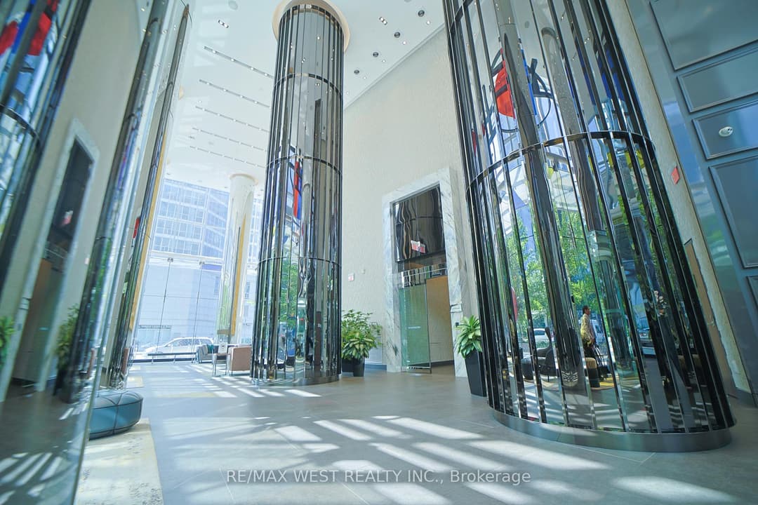 10 YORK Street Unit 1101, Downtown Toronto / Waterfront