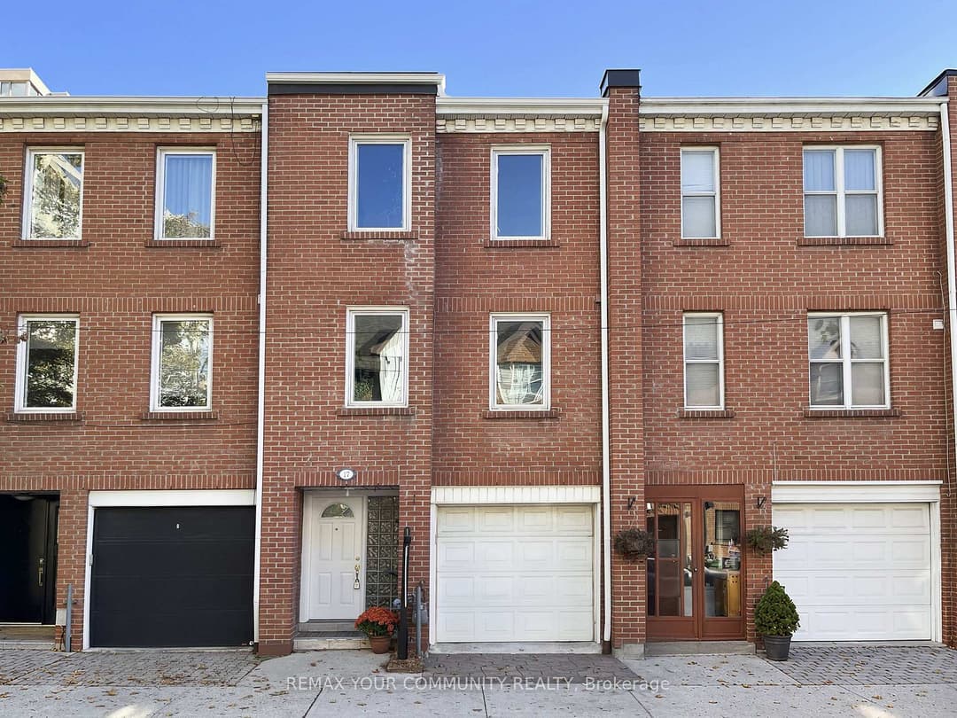 17 Portneuf Court, Regent Park / Cabbagetown / St. James Town