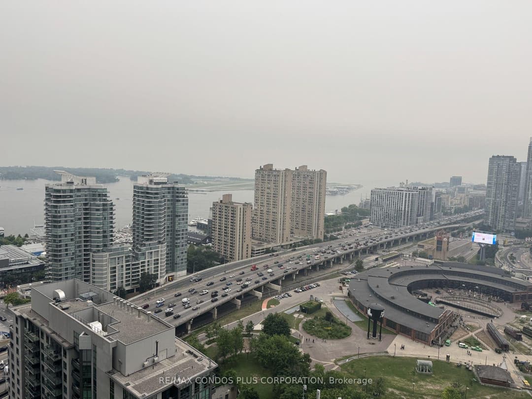 30 GRAND TRUNK Crescent Unit 3712, Downtown Toronto / Waterfront