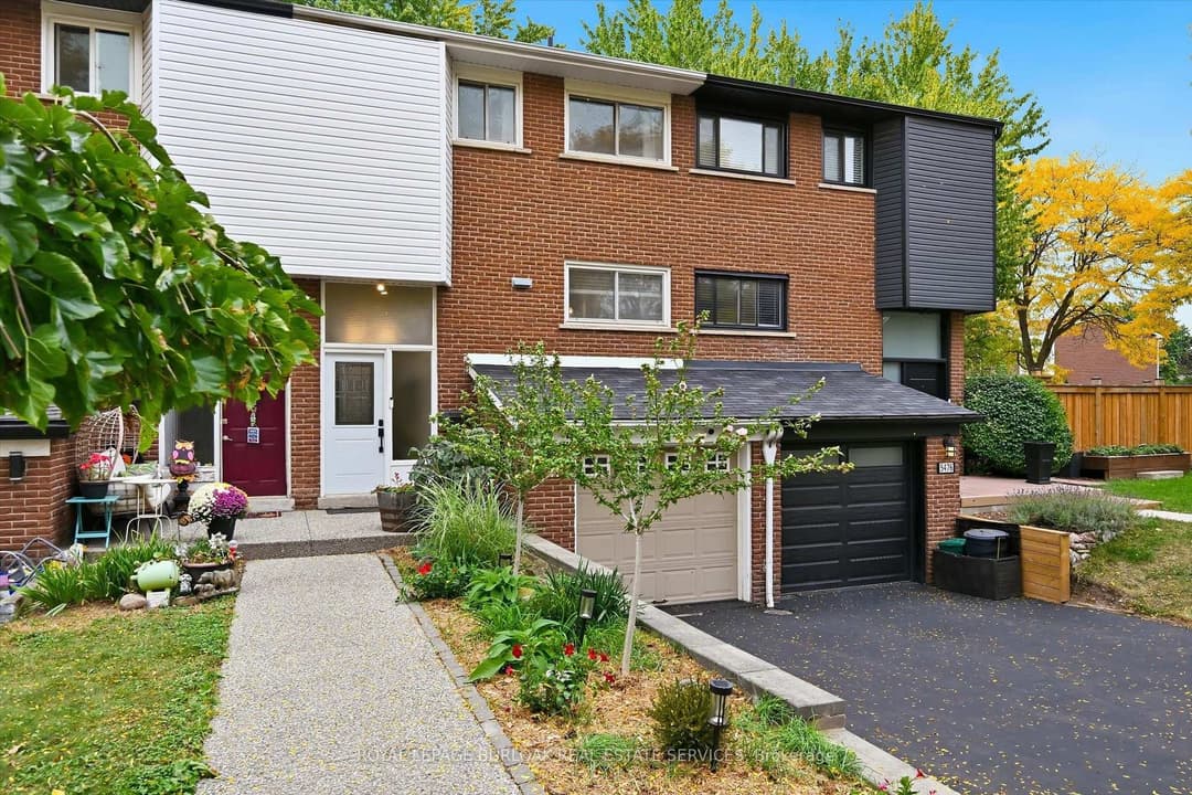 5474 Schueller Crescent, Burlington