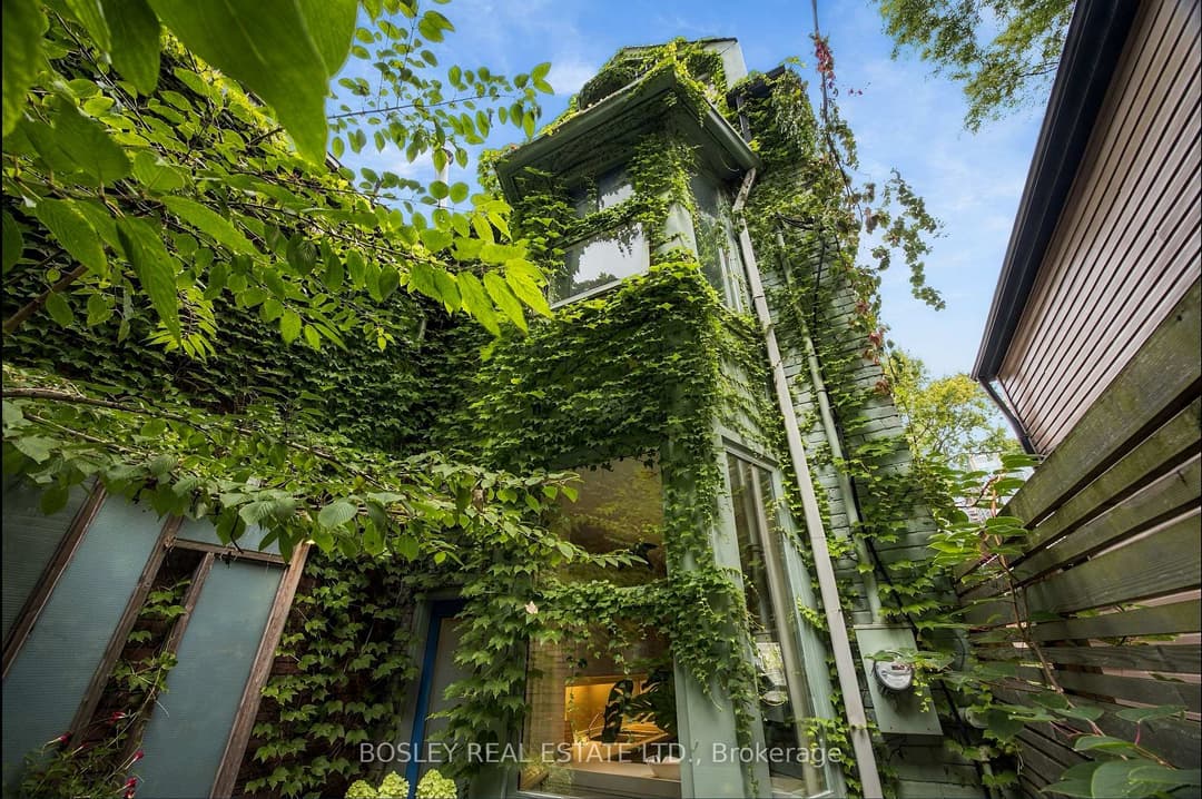 33A Henry Street, Downtown Toronto / Waterfront