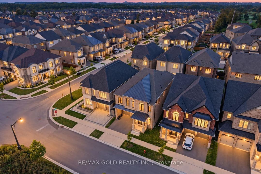 1199 QUEENS PLATE Road, Oakville