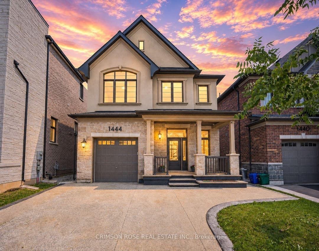 1444 Varelas Passage, Oakville