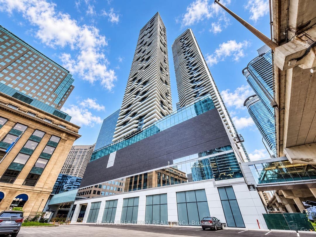 88 Harbour Street Unit 1504, Downtown Toronto / Waterfront