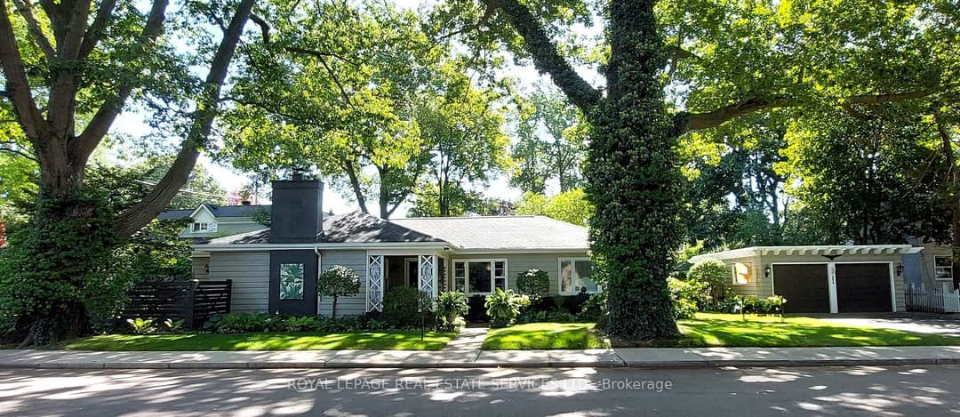 344 Maple Avenue, Oakville