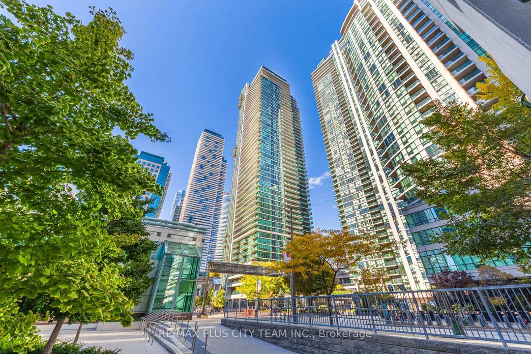 33 Bay Street Unit 1502, Downtown Toronto / Waterfront
