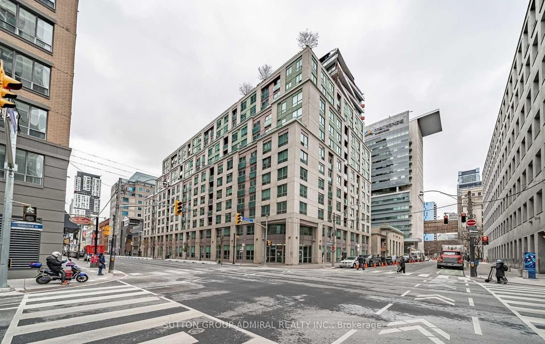 168 Simcoe Street Unit 722, Downtown Toronto / Waterfront