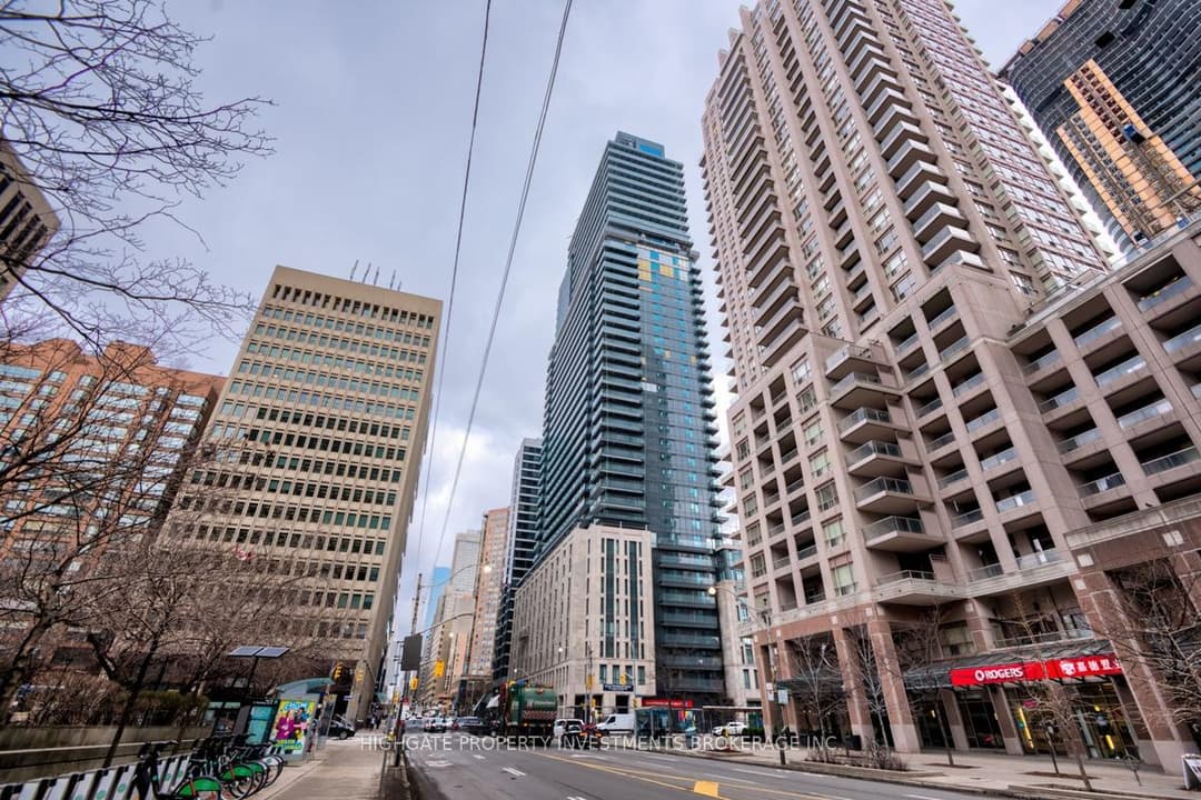 955 Bay Street Unit 2711, Downtown Toronto / Waterfront