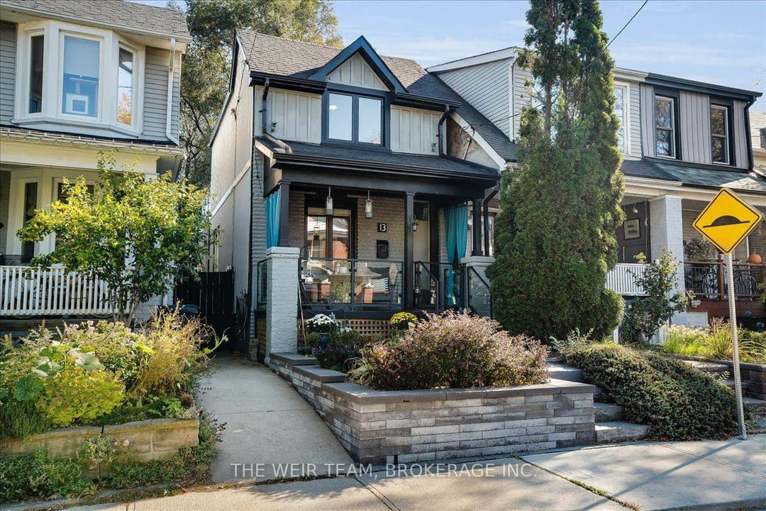 13 Amroth Avenue, The Beaches / Upper Beaches