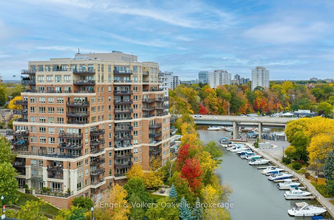 111 Forsythe Street Unit 305, Oakville