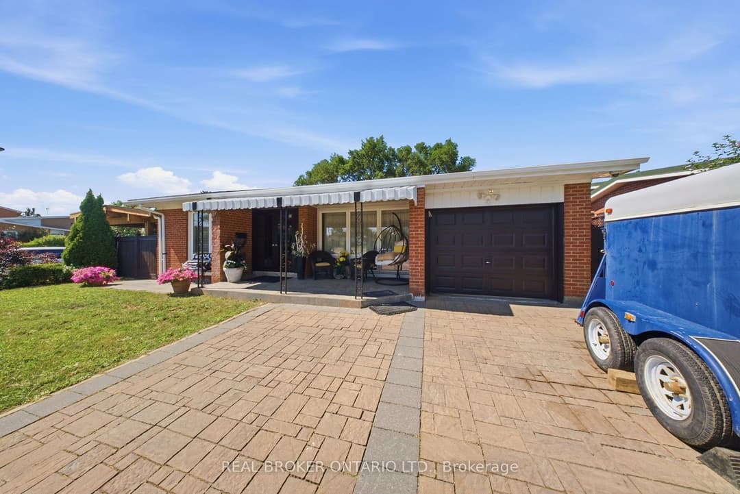 21 Kendleton Drive, Etobicoke (West Mall / Rexdale)