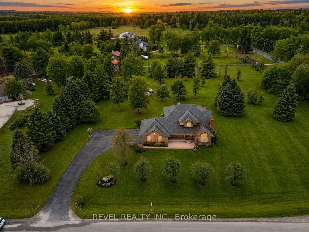 2255 Mohawk Trail, Milton