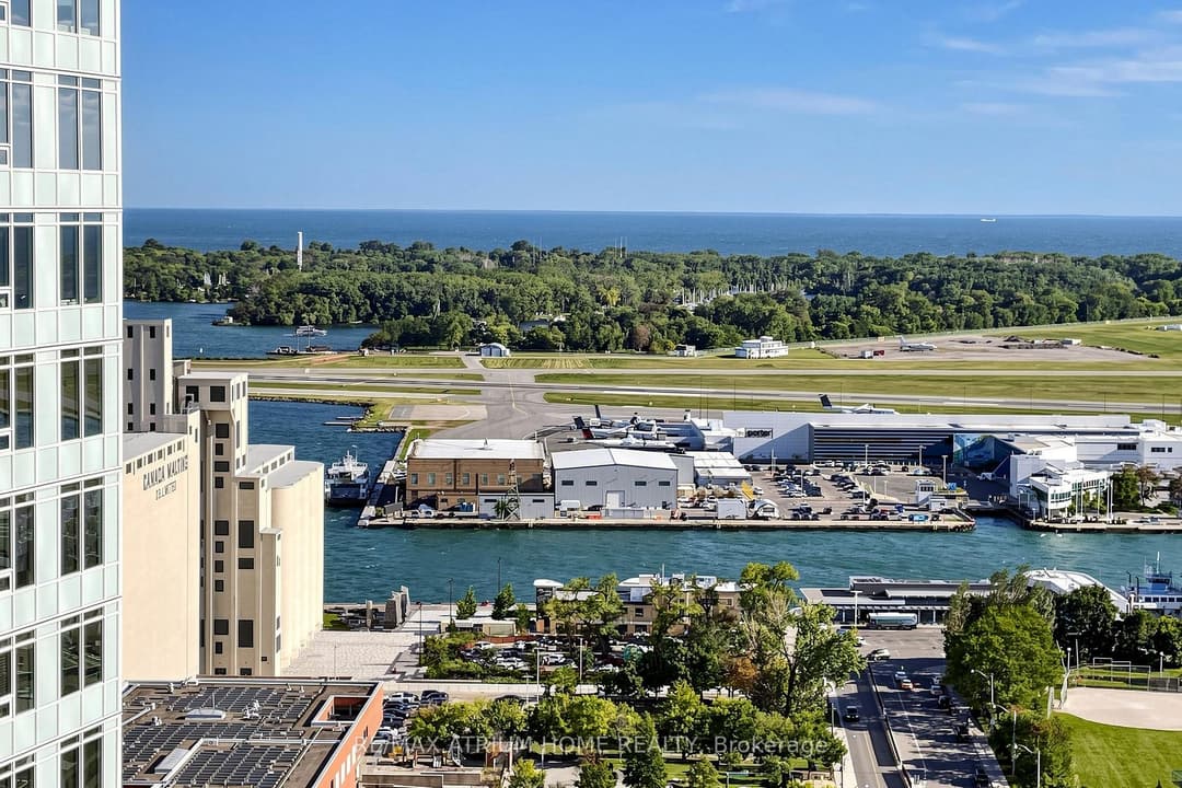 19 Bathurst Street Unit 3206, Downtown Toronto / Waterfront